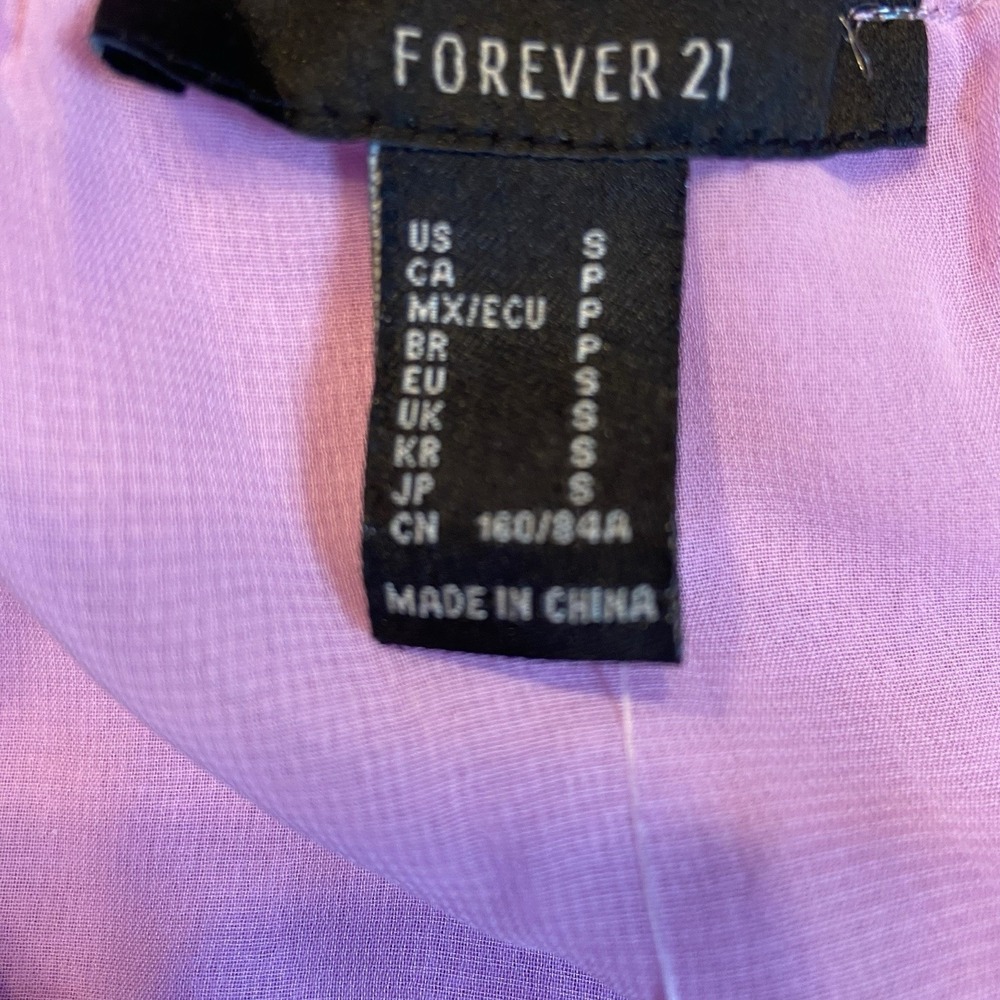 Forever 21 Romper With A Tie Front Cut‎ Out Waist Puff Sleeves Size S Purple NWT - Picture 9 of 10